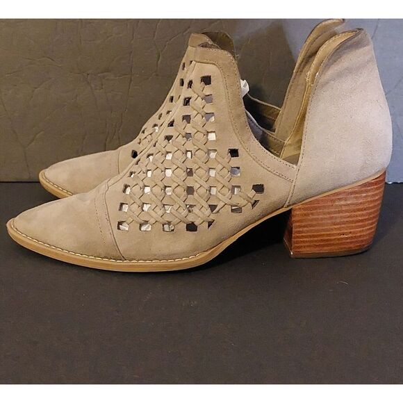 BP Perry Perforated D'Orsay‎ Bootie Gray Suede Womens size 8M See Pictures #449 - Picture 2 of 10
